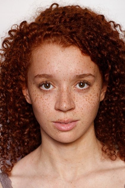 Zdjęcie Erin Kellyman