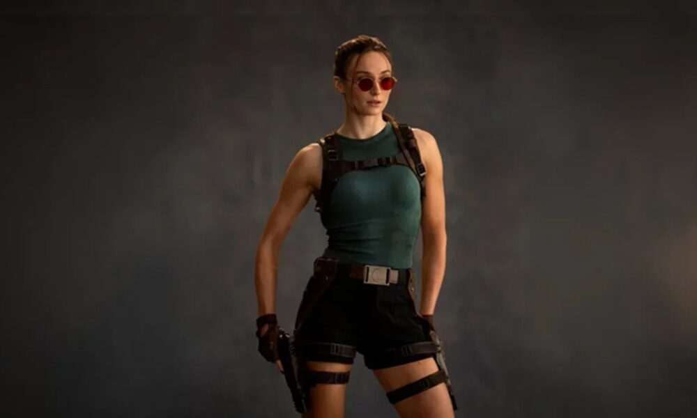 Zdjęcie okładkowe wpisu: Trwają prace nad serialem Tomb Raider. Sophie Turner na nowych zdjęciach z planu