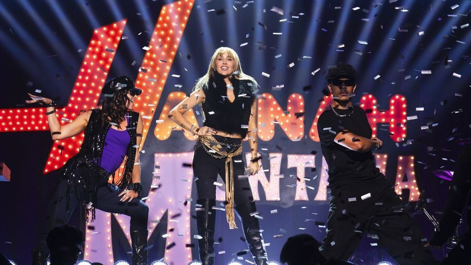 Zdjęcie okładkowe wpisu: Nostalgia sprzed lat znów rządzi! Hannah Montana: 20 lat później bije rekordy na Disney+