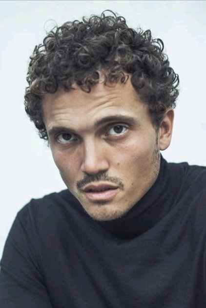 Zdjęcie Karl Glusman