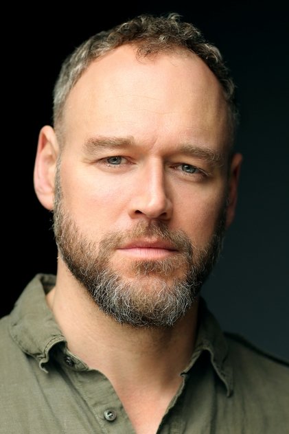 Zdjęcie Elliot Cowan