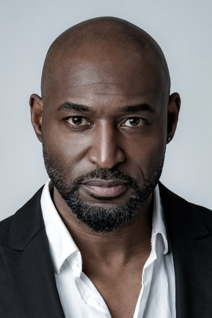 Zdjęcie Adrian Holmes