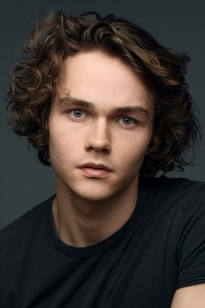 Zdjęcie Levi Miller