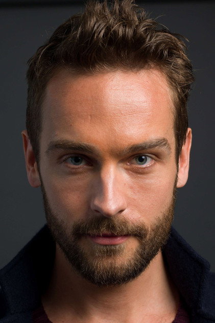 Zdjęcie Tom Mison