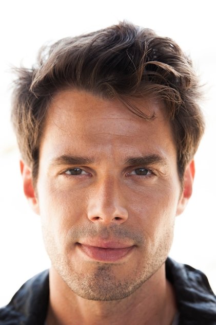 Zdjęcie Josh Casaubon