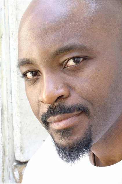 Zdjęcie Emile Abossolo M’bo