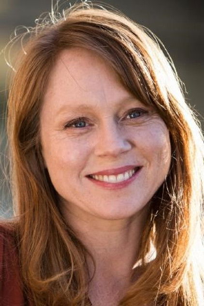 Zdjęcie Hayley McElhinney