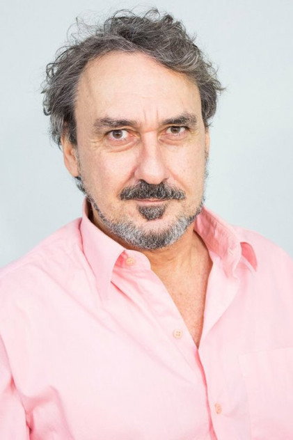 Zdjęcie Charles Myara