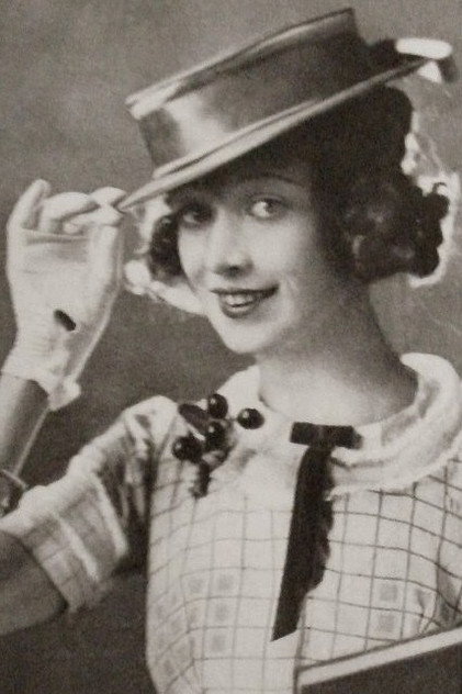 Zdjęcie Esther Howard