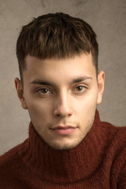 Zdjęcie Max Harwood
