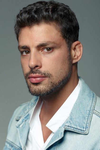 Zdjęcie Cauã Reymond