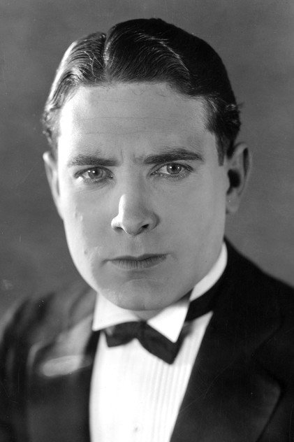 Zdjęcie Lloyd Hughes