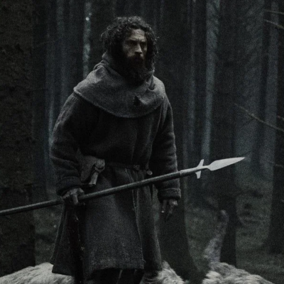 Zdjęcie okładkowe wpisu: Robert Eggers pokazuje wilkołaka. Zwiastun Werwulf zapowiada najmroczniejszy horror reżysera