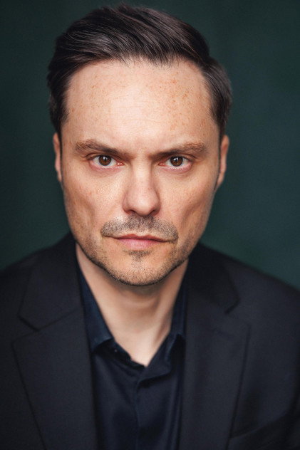 Zdjęcie Oliver Mason