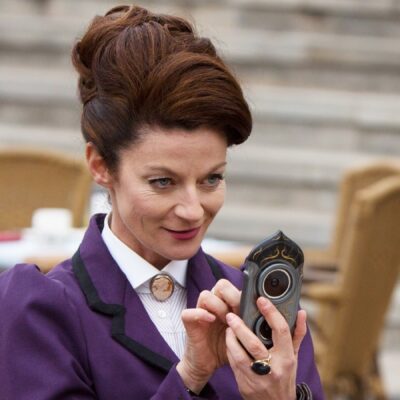 Zdjęcie okładkowe wpisu: Pyrkon’26: Cokolwiek o mnie myślisz, nie jest moją sprawą – wywiad z Michelle Gomez