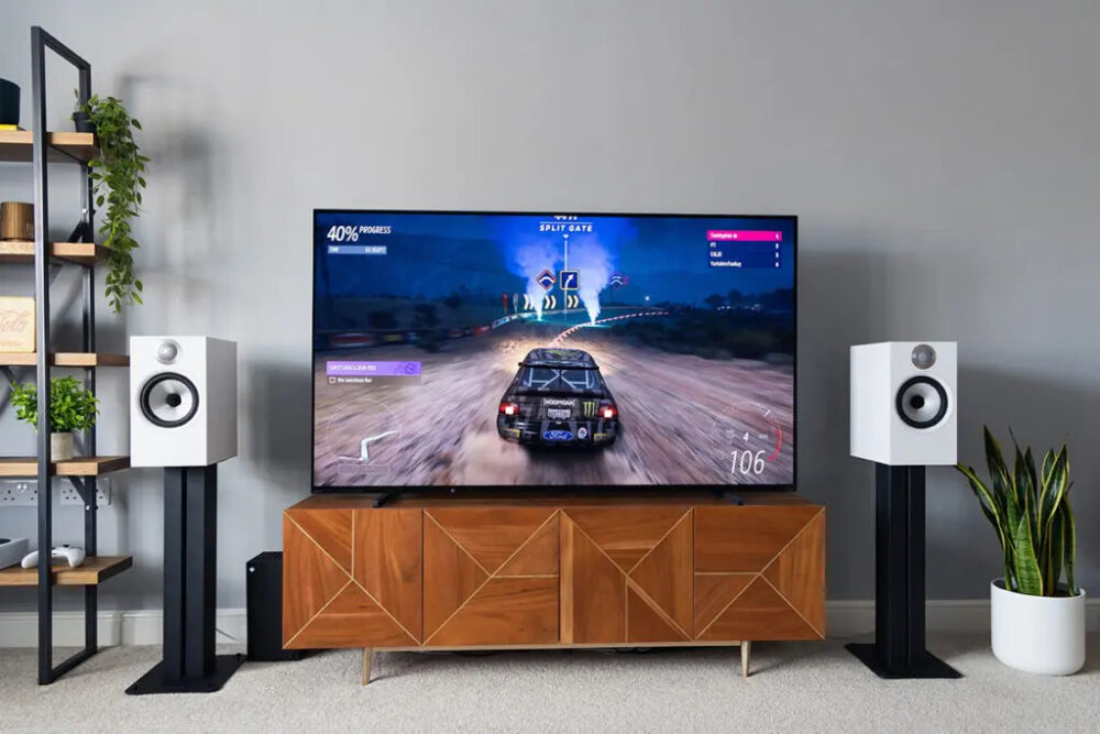 Zdjęcie okładkowe wpisu: OLED, Mini LED czy QLED? Ranking najlepszych telewizorów do domowej rozrywki