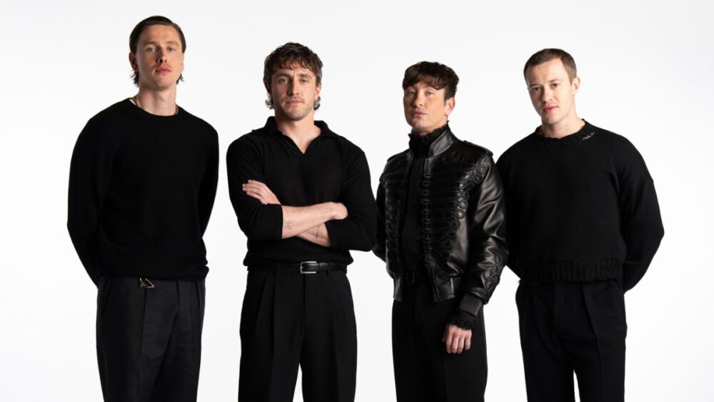 Zdjęcie okładkowe wpisu: Gwiazdy biografii o Beatlesach odtworzyły okładkę albumu Abbey Road