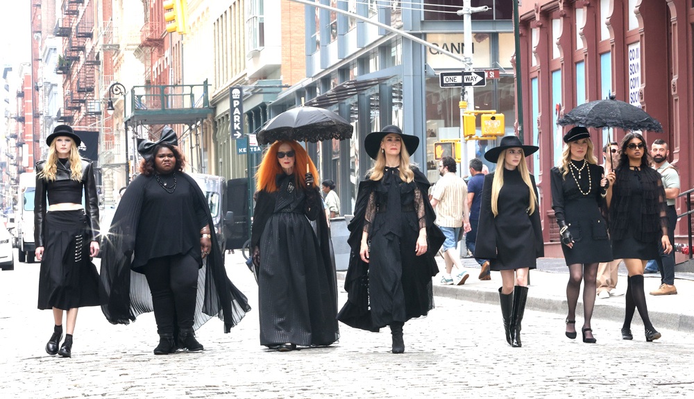 Zdjęcie okładkowe wpisu: 13. sezon American Horror Story z pierwszym zwiastunem! Fani długo czekali na powrót uwielbianych wiedźm