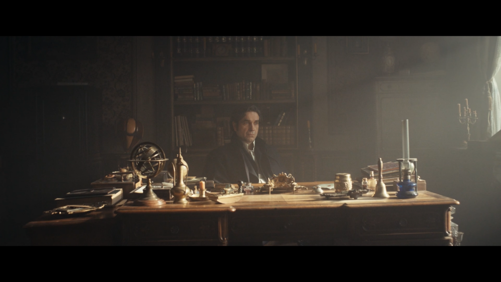 Oryginalne rekwizyty z filmowej Lalki na wystawie w DESA Unicum! Astrolabium z gabinetu Wokulskiego może trafić do prywatnej kolekcji
